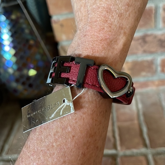 NWT BCBGeneration Red Leather & Metal "SWEET" Bracelet - Picture 2 of 5